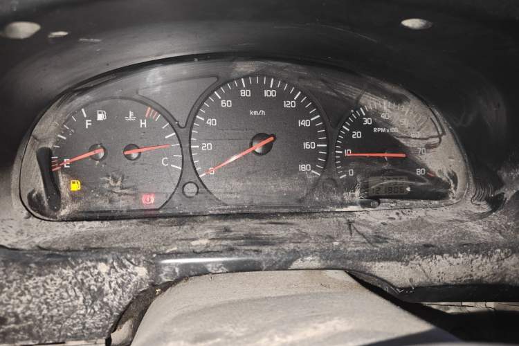 Used Jinbei Hiace 2011 2.0L 5th Generation Kuaiyunwang Comfort Z-Type 4G19 Instrument Cluster