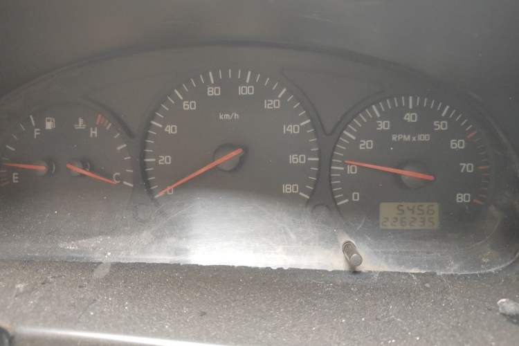 Used Jinbei Hiace 2011 2.0L 5th Generation Kuaiyunwang Standard Version 4G19 Instrument Cluster
