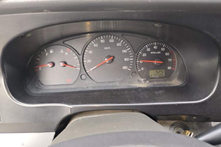 Used Jinbei Hiace 2011 2.0L 5th Generation Kuaiyunwang Standard Version 4G19 Instrument Cluster