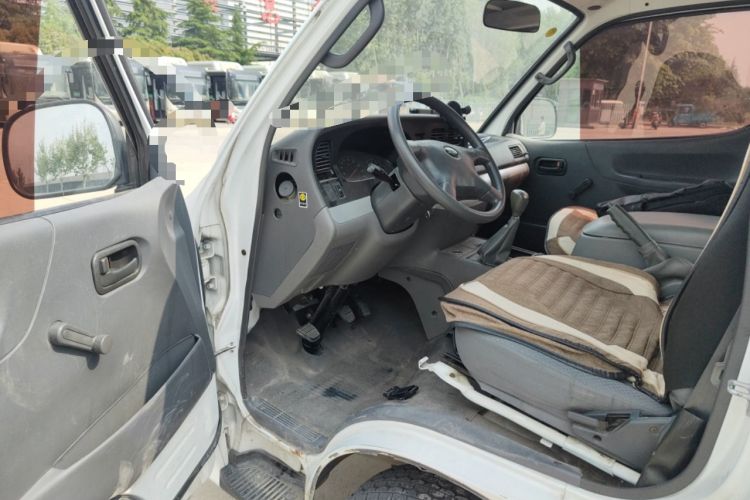 Used Jinbei Hiace 2011 2.0L 5th Generation Kuaiyunwang Comfort Type K 4G19 Interior 3
