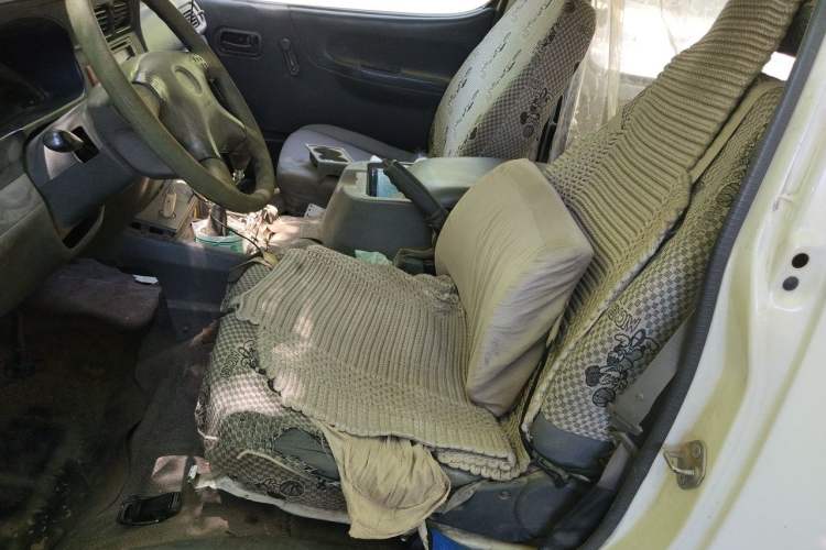 Used Jinbei Hiace 2011 2.0L 5th Generation Kuaiyunwang Comfort Type K 4G19 Left Front Seat