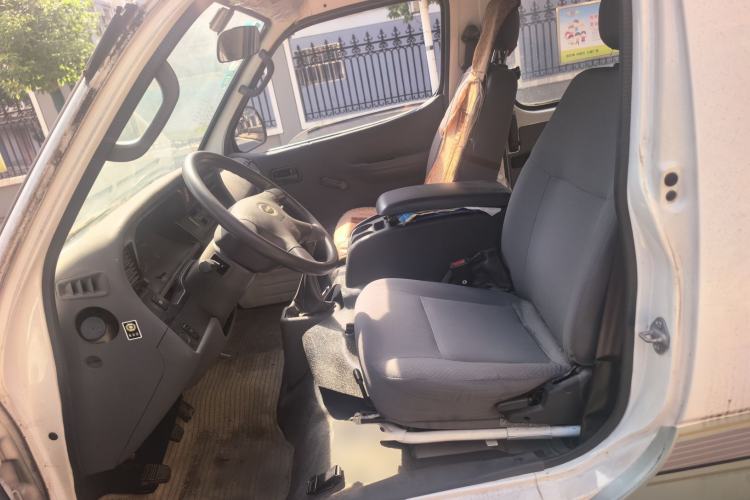 Used Jinbei Hiace 2011 2.0L Fifth-Generation Xiangyun Classic 4G20D4B Left Front Seat