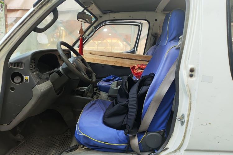 Used Jinbei Hiace 2011 2.0L 5th Generation Kuaiyunwang Standard Version 4G19 Left Front Seat
