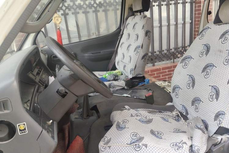 Used Jinbei Hiace 2011 2.0L 5th Generation Kuaiyunwang Standard Version 4G19 Left Front Seat