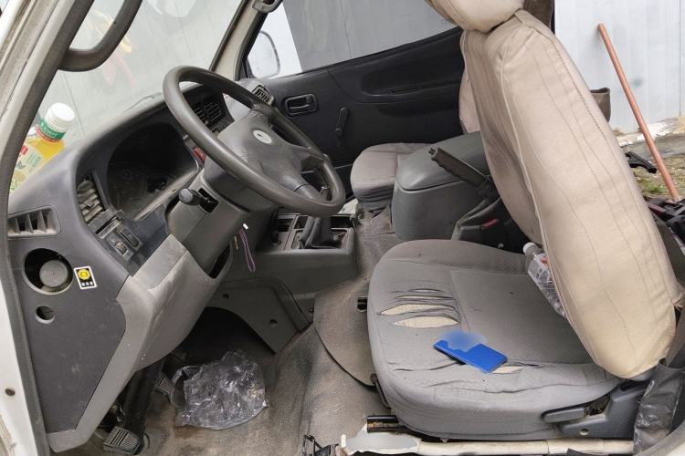 Used Jinbei Hiace 2011 2.0L 5th Generation Kuaiyunwang Standard Version 4G19 Left Front Seat