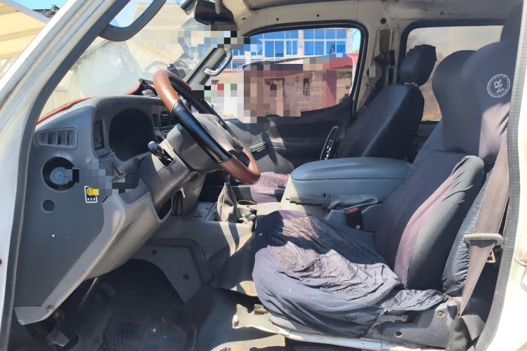 Used Jinbei Hiace 2011 2.0L 5th Generation Kuaiyunwang Standard Version 4G19 Left Front Seat