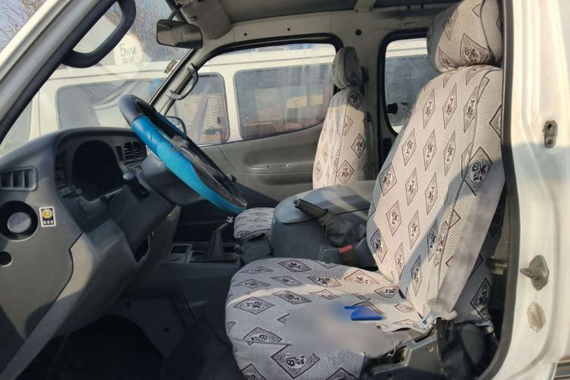 Used Jinbei Hiace 2011 2.0L Fifth-Generation Express Luxury V19 Left Front Seat