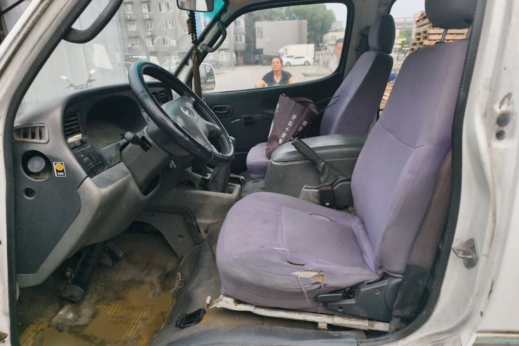 Used Jinbei Hiace 2011 2.0L Fifth-Generation Kuaiyunwang Standard Version 4G21B Left Front Seat