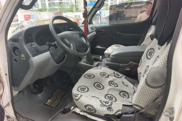Used Jinbei Hiace 2011 2.0L 5th Generation Kuaiyunwang Luxury Edition 4G19 Left Front Seat