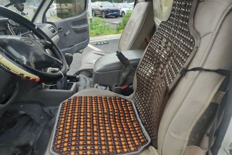 Used Jinbei Hiace 2011 2.0L 5th Generation Kuaiyunwang Standard Version 4G20B Left Front Seat