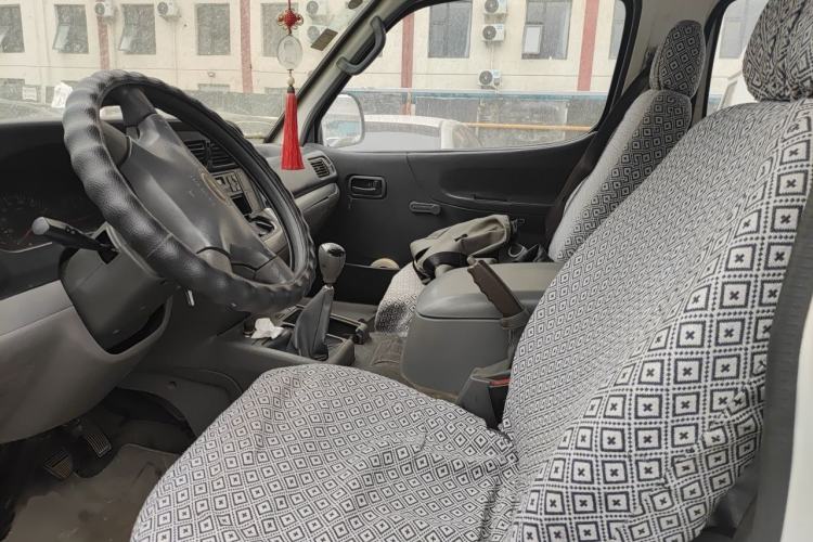 Used Jinbei Hiace 2011 2.0L Fifth-Generation Express Luxury V19 Left Front Seat