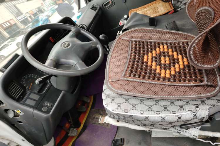 Used Jinbei Hiace 2011 2.0L 5th Generation Kuaiyunwang Standard Version 4G20B Left Front Seat