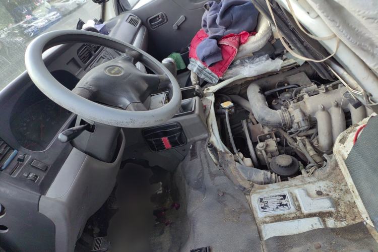 Used Jinbei Hiace 2011 2.0L 5th Generation Kuaiyunwang Standard Version 4G19 Left Front Seat
