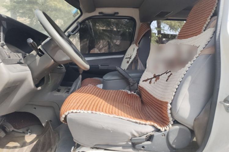Used Jinbei Hiace 2011 2.2L 5th Generation Power King Deluxe Version 4G22D4B Left Front Seat