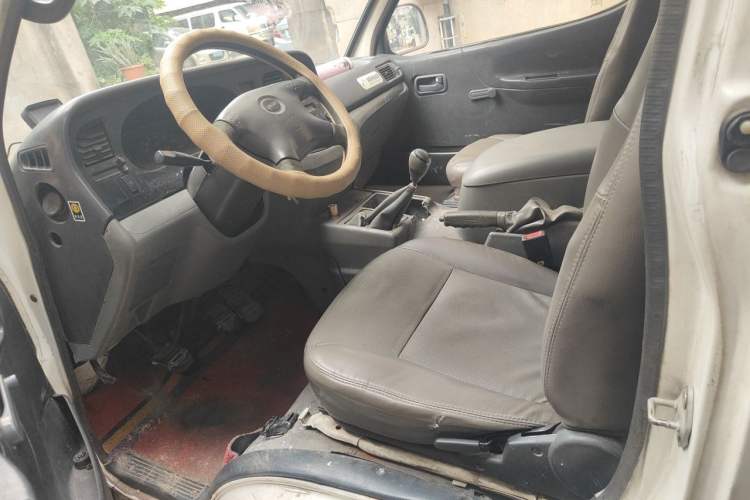 Used Jinbei Hiace 2011 2.0L 5th Generation Kuaiyunwang Standard Version 4G19 Left Front Seat