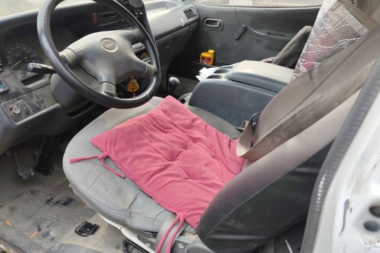 Used Jinbei Hiace 2011 2.0L 5th Generation Kuaiyunwang Comfort Type K 4G19 Left Front Seat