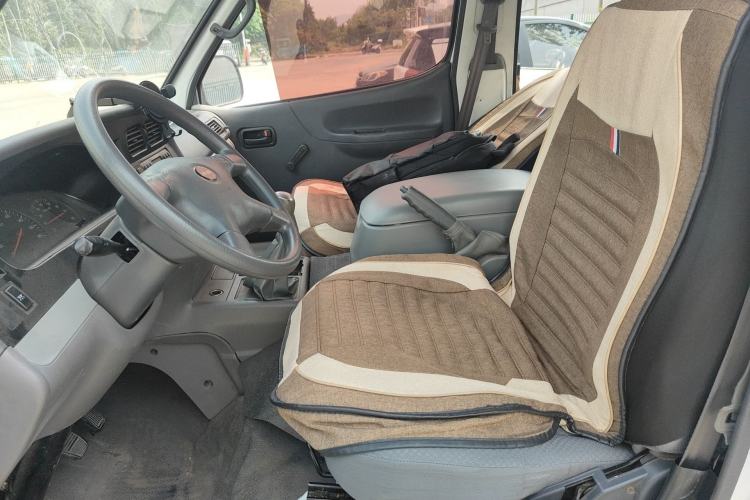 Used Jinbei Hiace 2011 2.0L 5th Generation Kuaiyunwang Comfort Type K 4G19 Left Front Seat
