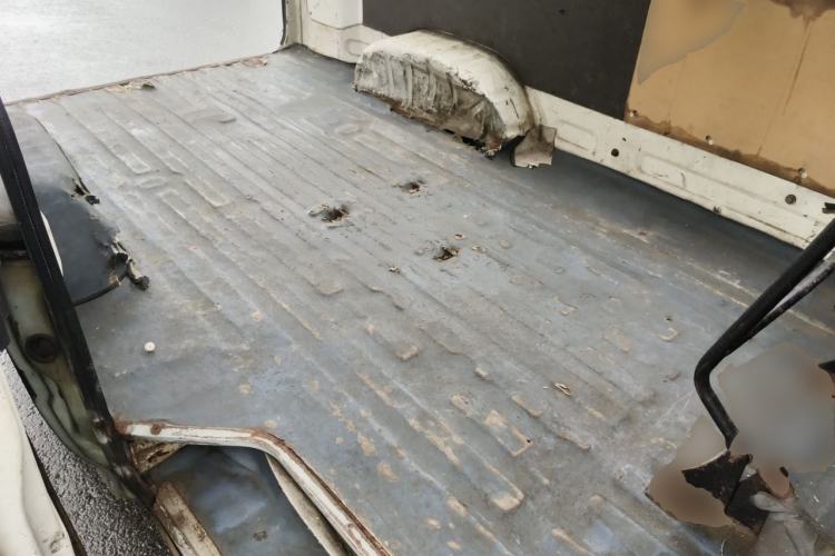 Used Jinbei Hiace 2011 2.0L Fifth-Generation Kuaiyun Classic V19 Left Rear Seat