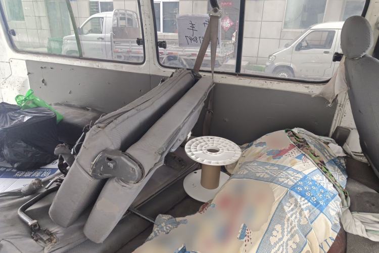 Used Jinbei Hiace 2011 2.0L 5th Generation Kuaiyunwang Luxury Edition 4G19 Left Rear Seat
