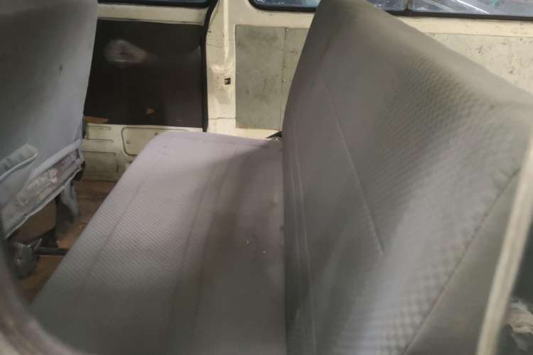 Used Jinbei Hiace 2011 2.0L 5th Generation Kuaiyunwang Luxury Version 4G20B Left Rear Seat