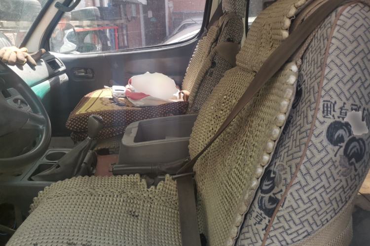 Used Jinbei Hiace 2011 2.0L 5th Generation Kuaiyunwang Standard Version 4G19 Left Rear Seat