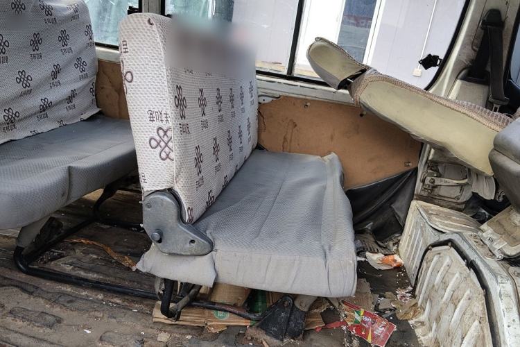 Used Jinbei Hiace 2011 2.0L Fifth-Generation Kuaiyun Classic V19 Left Rear Seat