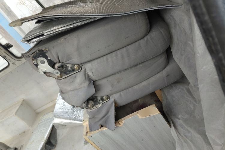 Used Jinbei Hiace 2011 2.0L 5th Generation Kuaiyunwang Comfort Type K 4G19 Left Rear Seat