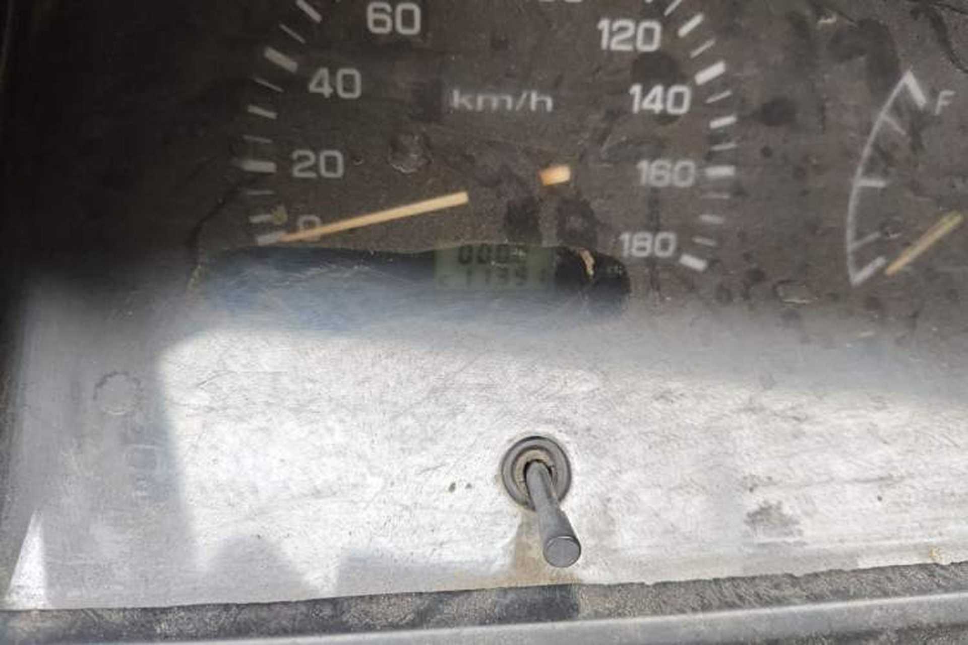 Used Jinbei Hiace 2011 2.2L Sixth-Generation Xianglong Classic 4G22D4B Odometer Close Up