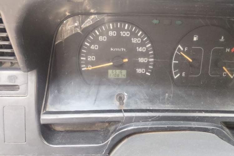 Used Jinbei Hiace 2011 2.0L 5th Generation Kuaiyunwang Standard Version 4G19 Odometer Close Up