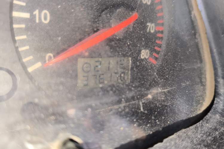 Used Jinbei Hiace 2011 2.0L 5th Generation Kuaiyunwang Standard Version 4G19 Odometer Close Up