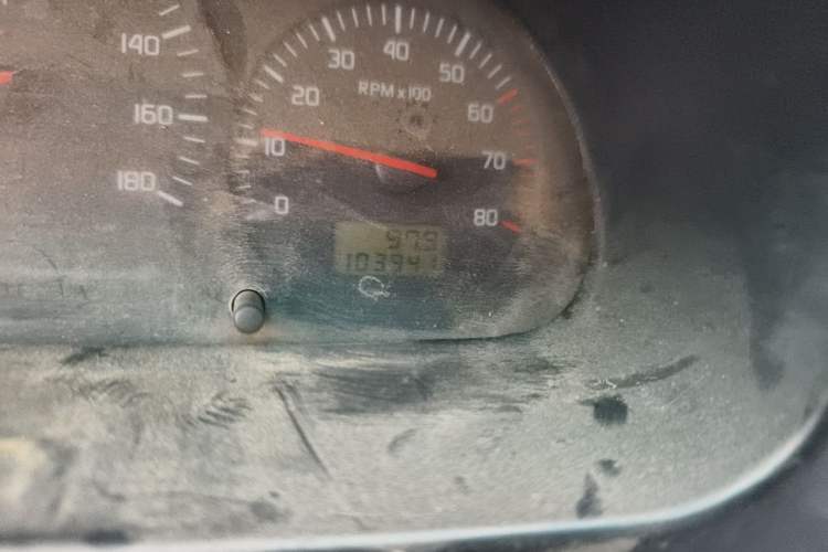Used Jinbei Hiace 2011 2.0L Fifth-Generation Kuaiyunwang Standard Version 4G21B Odometer Close Up