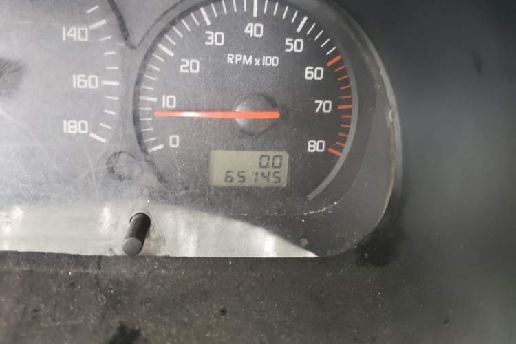 Used Jinbei Hiace 2011 2.0L 5th Generation Kuaiyunwang Standard Version 4G19 Odometer Close Up