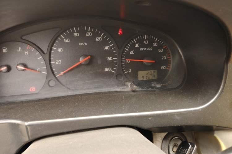 Used Jinbei Hiace 2011 2.0L 5th Generation Kuaiyunwang Luxury Version 4G20B Odometer Close Up