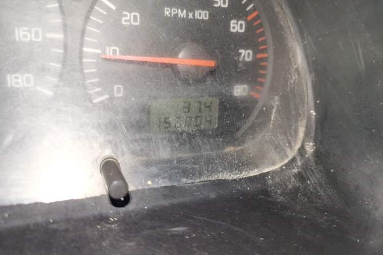 Used Jinbei Hiace 2011 2.0L 5th Generation Kuaiyunwang Luxury Edition 4G19 Odometer Close Up
