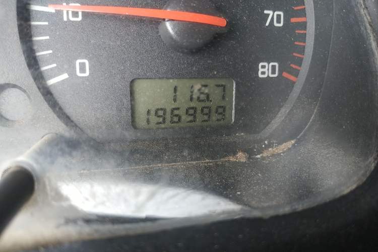 Used Jinbei Hiace 2011 2.0L 5th Generation Kuaiyunwang Comfort Type K 4G19 Odometer Close Up