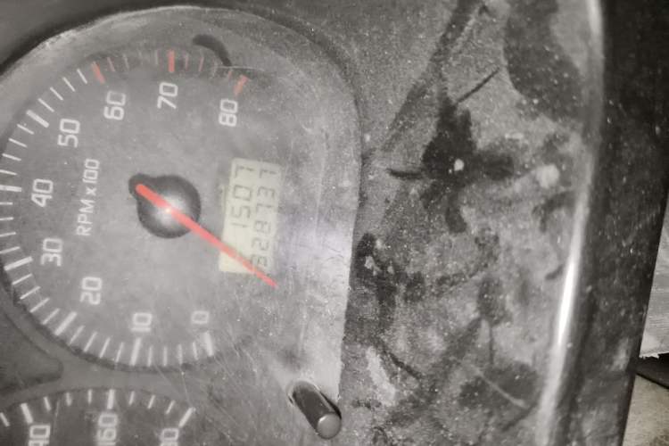 Used Jinbei Hiace 2011 2.0L Fifth-Generation Kuaiyun Classic V19 Odometer Close Up