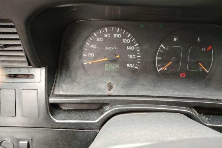 Used Jinbei Hiace 2011 2.0L 5th Generation Kuaiyunwang Standard Version 4G20B Odometer Close Up