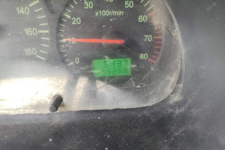 Used Jinbei Hiace 2011 2.2L 5th Generation Power King Deluxe Version 4G22D4B Odometer Close Up