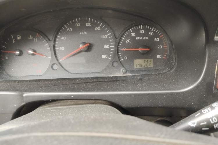 Used Jinbei Hiace 2011 2.0L 5th Generation Kuaiyunwang Standard Version 4G20B Odometer Close Up