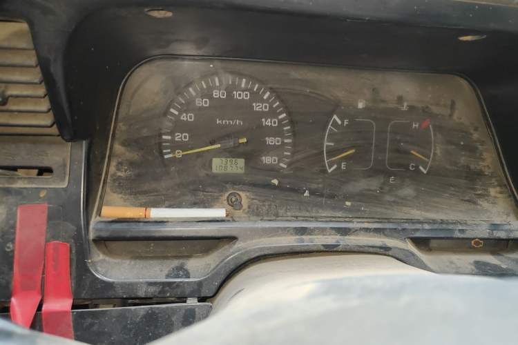 Used Jinbei Hiace 2011 2.0L 5th Generation Power King Comfort Version 4G20D4B Odometer Close Up