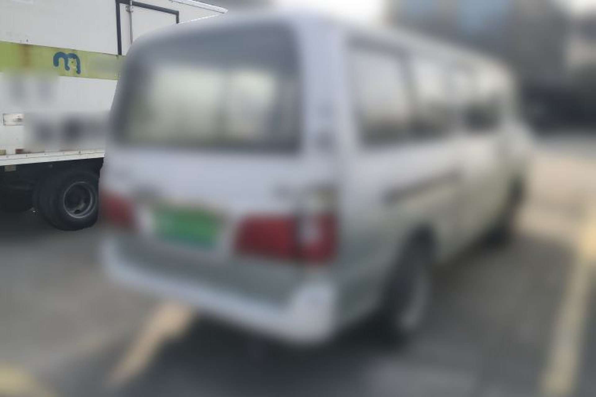 Used Jinbei Hiace 2011 2.0L Fifth-Generation Express Luxury V19 Rear Right 45 Deg