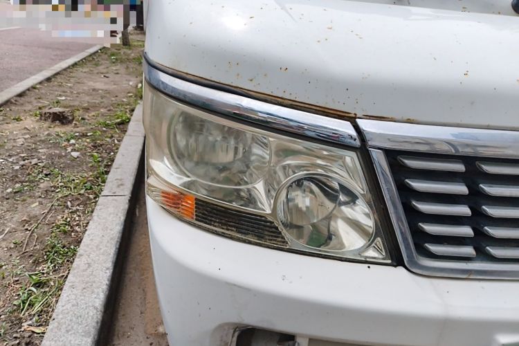 Used Jinbei Hiace 2011 2.0L 5th Generation Kuaiyunwang Standard Version 4G20B Right Front Headlight