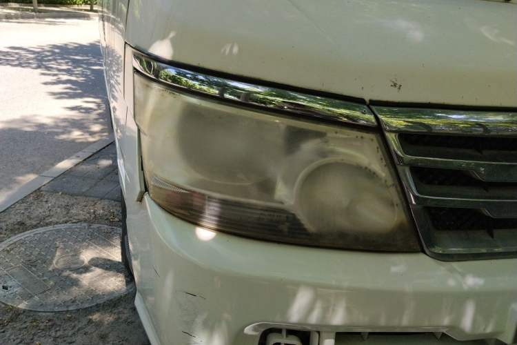 Used Jinbei Hiace 2011 2.0L 5th Generation Kuaiyunwang Comfort Type K 4G19 Right Front Headlight
