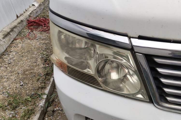 Used Jinbei Hiace 2011 2.0L 5th Generation Kuaiyunwang Standard Version 4G19 Right Front Headlight