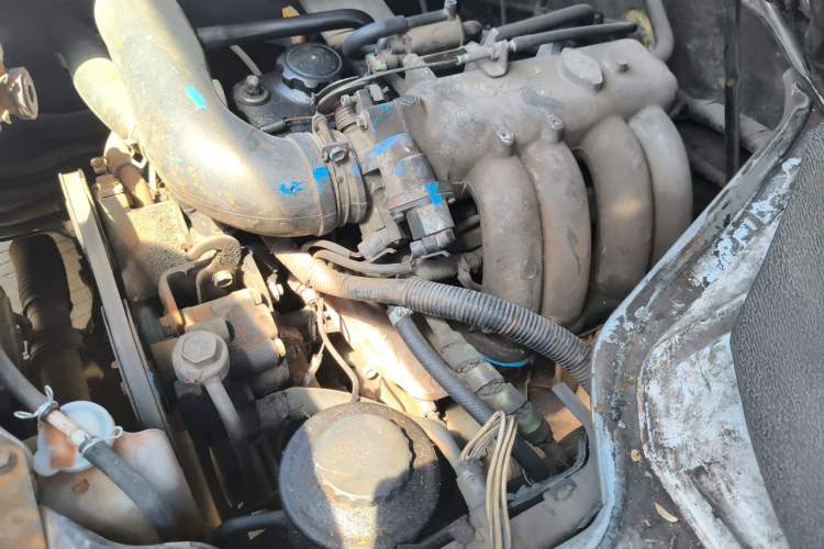 Used Jinbei Hiace 2011 2.0L 5th Generation Kuaiyunwang Standard Version 4G19 Right Front Headlight