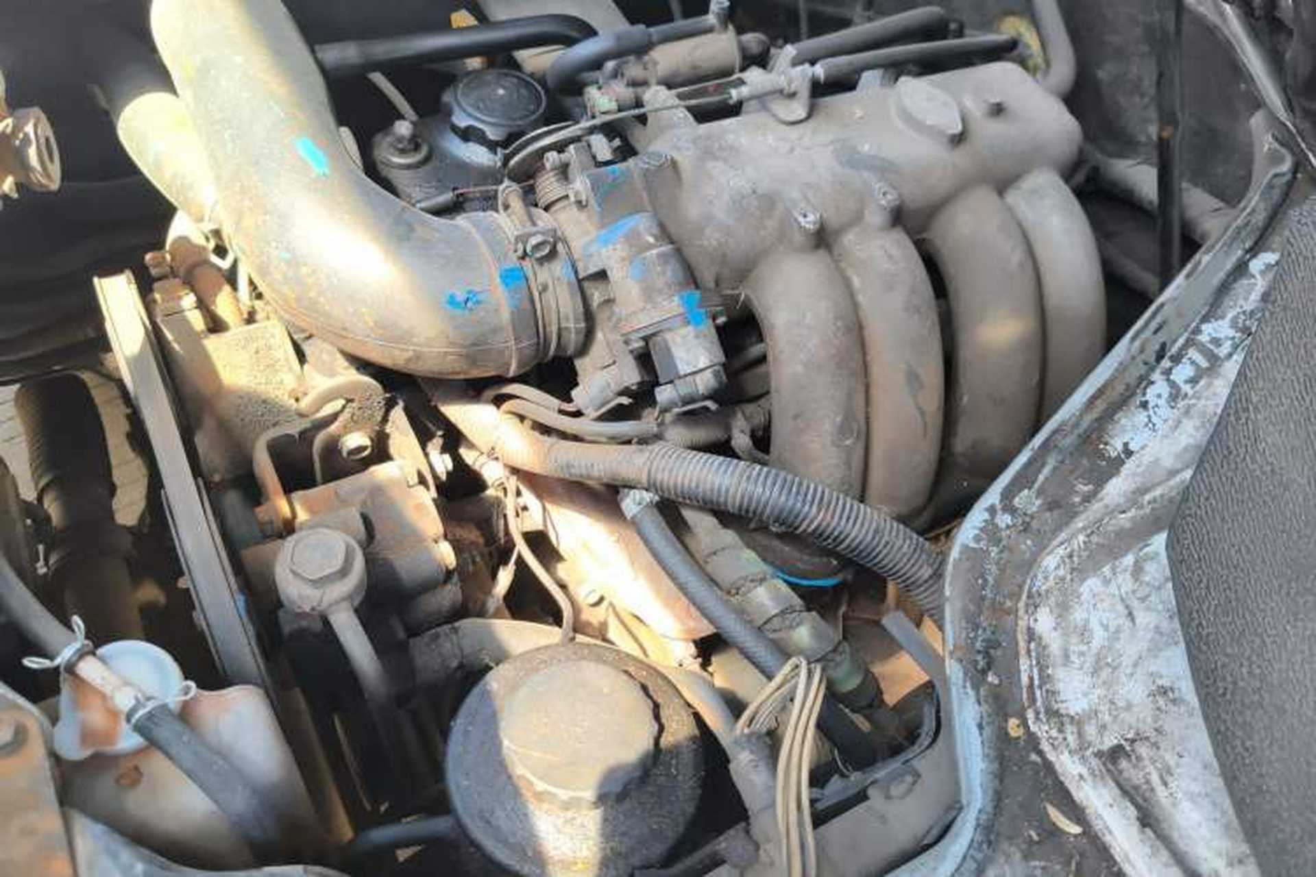 Used Jinbei Hiace 2011 2.0L 5th Generation Kuaiyunwang Standard Version 4G19 Right Front Headlight