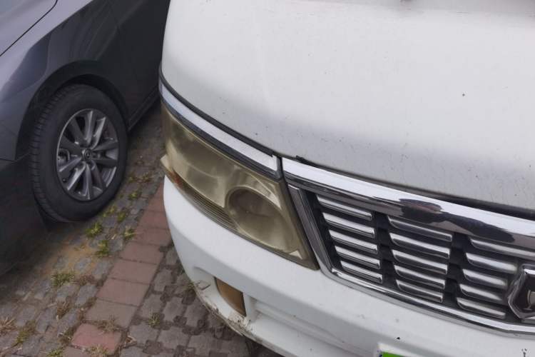 Used Jinbei Hiace 2011 2.0L 5th Generation Kuaiyunwang Comfort Type K 4G19 Right Front Headlight