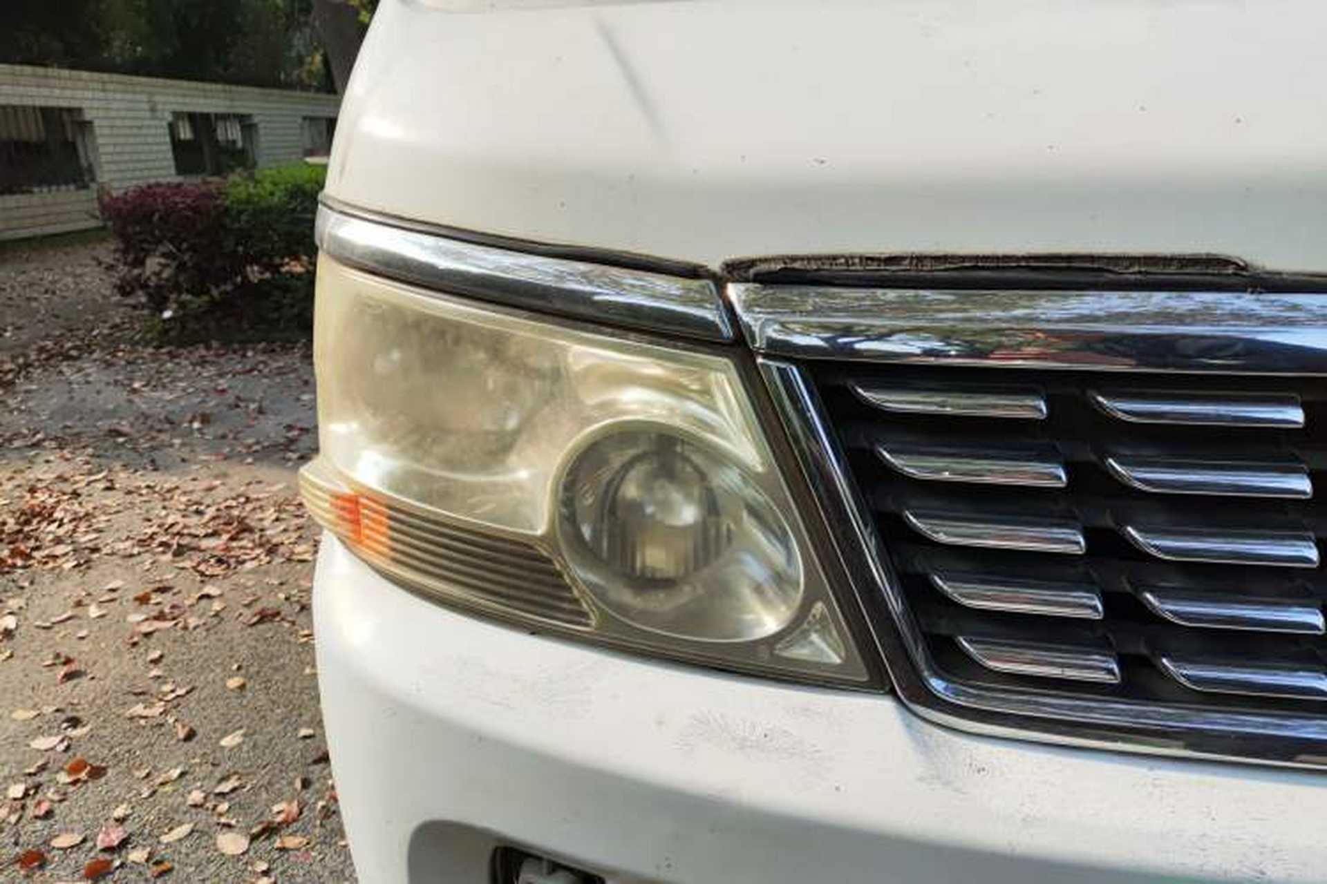 Used Jinbei Hiace 2011 2.0L 5th Generation Kuaiyunwang Standard Version 4G20B Right Front Headlight
