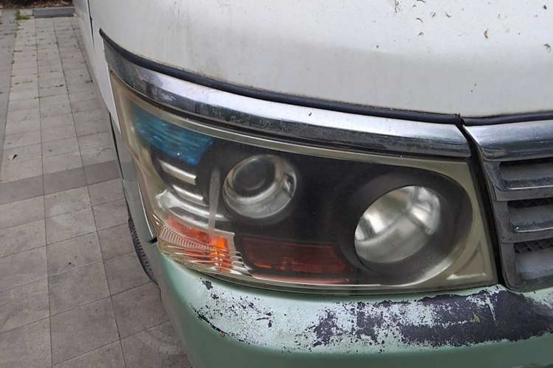 Used Jinbei Hiace 2011 2.0L 5th Generation Xiangyun Comfort Version 4G20D4B Right Front Headlight