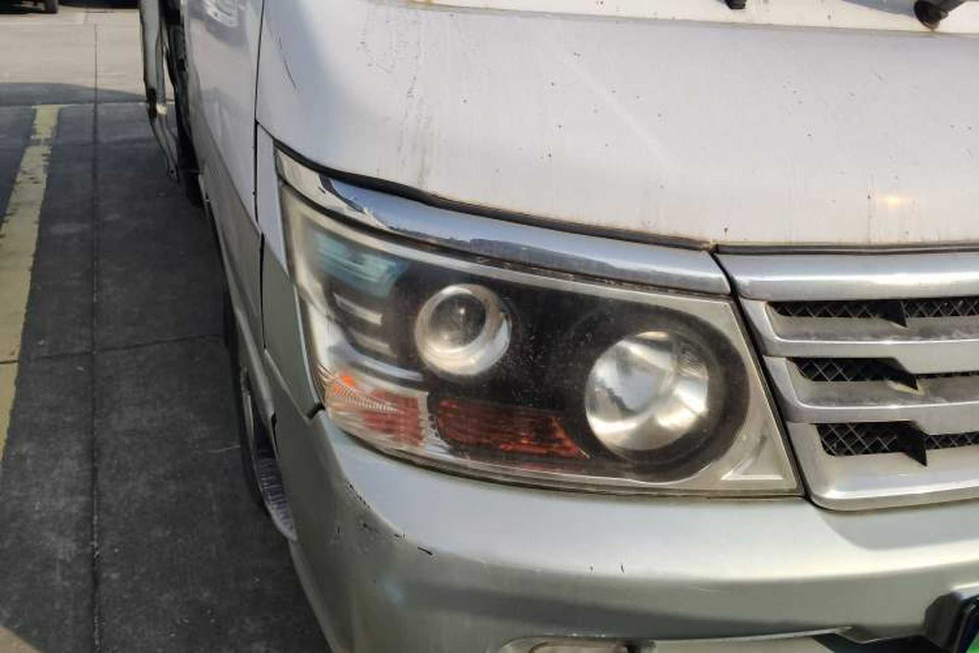 Used Jinbei Hiace 2011 2.0L Fifth-Generation Express Luxury V19 Right Front Headlight
